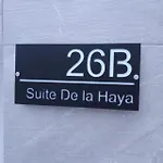 De La Haya & Con Jacuzzi, Junto Al Teatro *