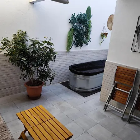 De La Haya & Con Jacuzzi, Junto Al Teatro * 메리다