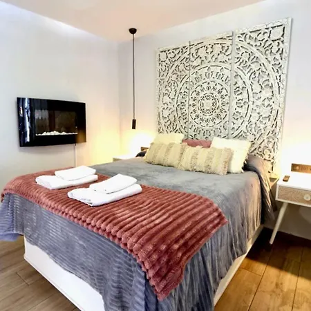 De La Haya & Con Jacuzzi, Junto Al Teatro Apartment