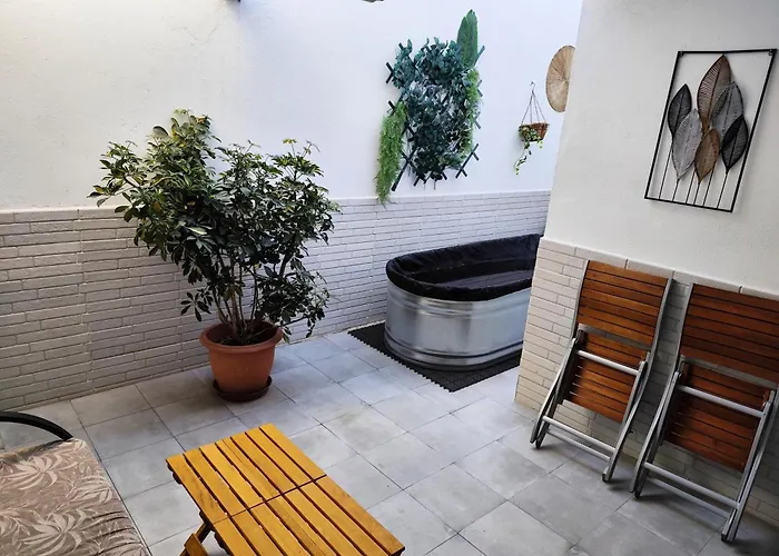 De La Haya & Con Jacuzzi, Junto Al Teatro Апартаменты *