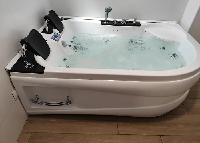 De La Haya & Con Jacuzzi, Junto Al Teatro Мерида