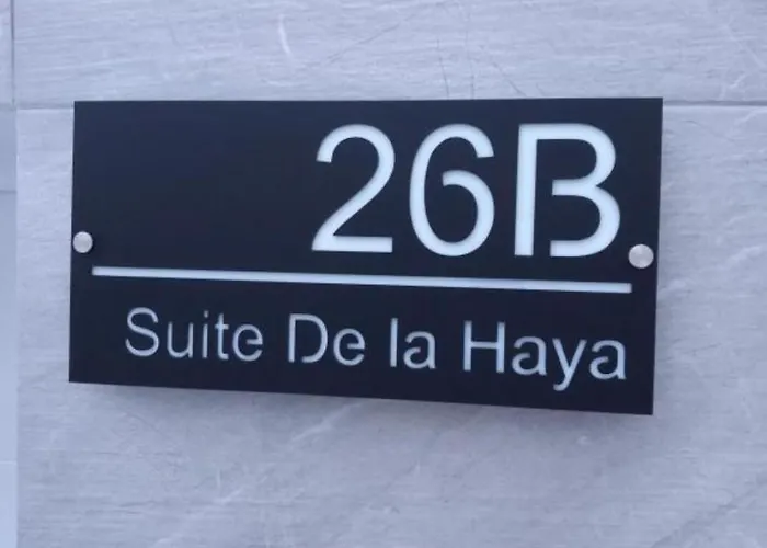 De La Haya & Con Jacuzzi, Junto Al Teatro *