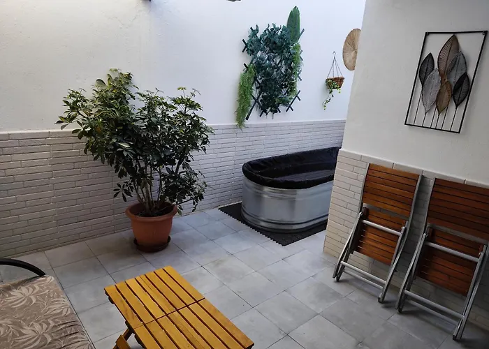 De La Haya & Con Jacuzzi, Junto Al Teatro * Мерида