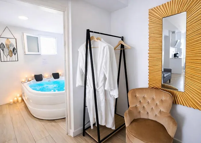 De La Haya & Con Jacuzzi, Junto Al Teatro Apartment Mérida